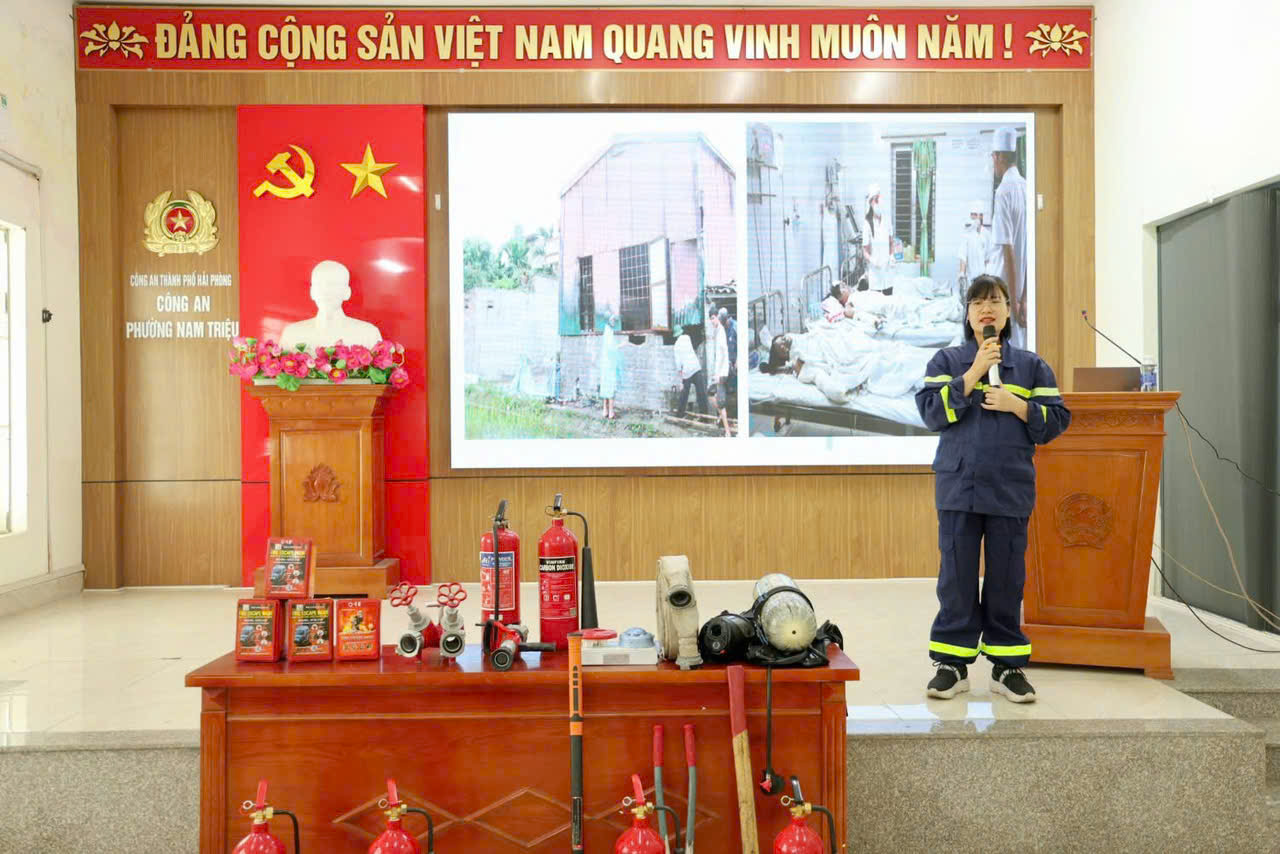 Nâng cao kiến thức, năng lực PCCC và CNCH cho lực lượng cơ sở và các hộ kinh doanh trên địa bàn phường Nam Triệu